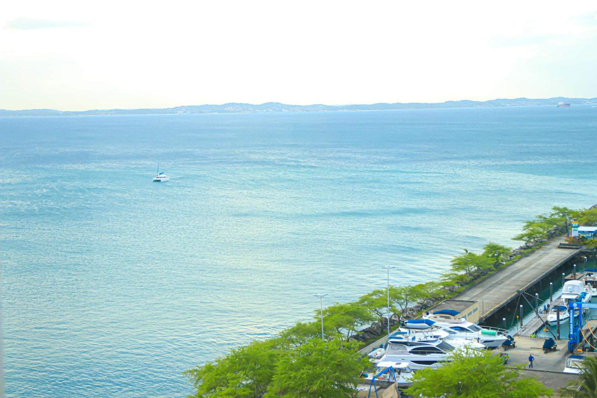 Cloc Marina Vista Mar P/ A Baia De Todos Os Santos Apartment Salvador Exterior photo
